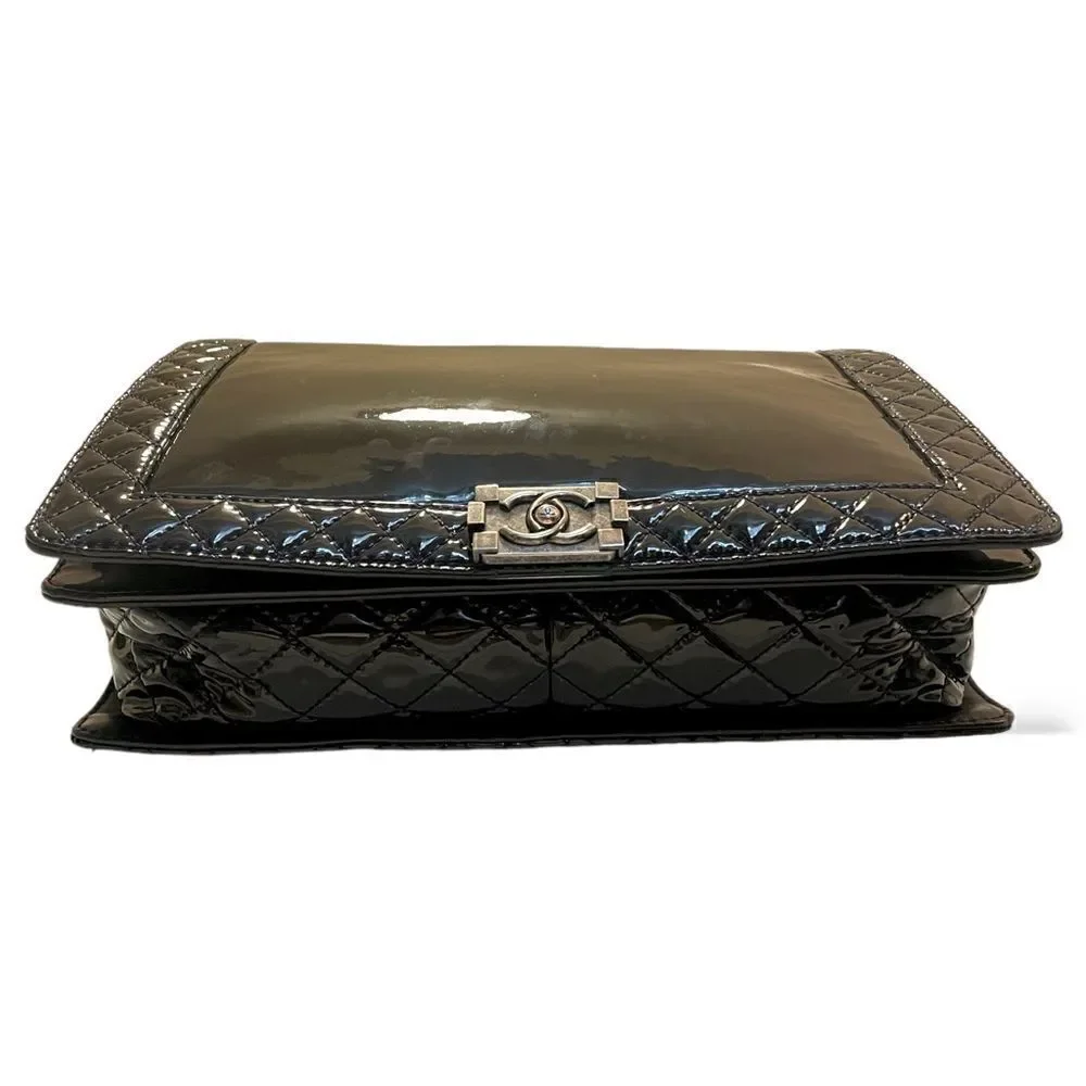 CHANEL Reverso Boy Flap Bag Patent Large in Midnight Blue